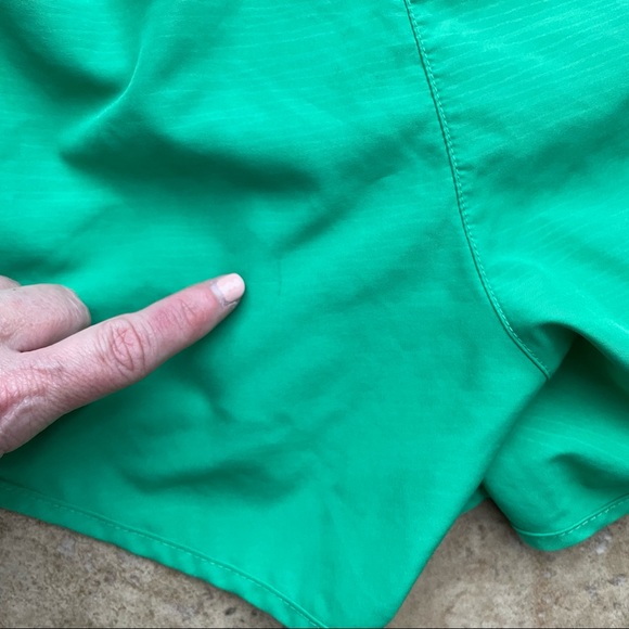 Nike Running Dri-fit Green Shorts Size Medium - Picture 3 of 7
